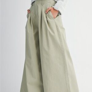 Wide-Leg High-Waist Pants in Light Olive